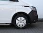 Volkswagen Transporter 2.0 TDI 110 pk L2H1 28 Comfortline | Airco | Cruise control | Navigatie via App connect | Bijrijdersbank | PDC | Trekhaak | RVS Sidebars | Betimmering |