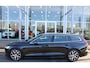 Volvo V60 T5 Automaat Momentum | Trekhaak | Parkeer sensoren | Leder stoelen | Bluetooth | Lichtmetaal |