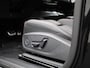 Audi Q4 e-tron 45 quattro S Edition 82 kWh l Adaptive cruise control l Head-up display l Stoelverwarming l Elektrisch bedienbare bestuurdersstoel met geheugen l SONOS Premium l Navigatie l Glazen panoramadak l Trekhaak l Character sound l