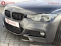 BMW 3-Serie 318i High Executive M-Sport Apple CarPlay Hifi | Achteruitrijcamera | DAB | Leer | Driving Assist.