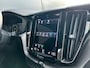 Volvo XC60 2.0 B5 R-Design | Luchtvering | 360 camera | Sportstoel | Memory | Verwarmde voorruit | Pilot Assist |
