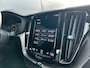 Volvo XC60 2.0 B5 R-Design | Luchtvering | 360 camera | Sportstoel | Memory | Verwarmde voorruit | Pilot Assist |