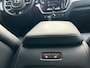 Volvo XC60 2.0 B5 R-Design | Luchtvering | 360 camera | Sportstoel | Memory | Verwarmde voorruit | Pilot Assist |