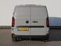 Volkswagen Transporter 2.0 TDI 110 pk L1H1 28 Life | Airco | Cruise control | Navigatie via App connect | Camera | LED | PDC | Afneembare trekhaak | 17" LM velgen | Bijrijdersbank | Betimmering |