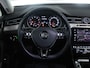 Volkswagen Passat Variant R-Line 1.5 TSI 150 PK | LED Plus | Navigatie | Achteruitrijcamera | Trekhaak | Stoel& Stuurwielverwarming |