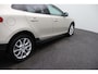 Volvo V40 Cross Country 1.5 T3 Polar+ Luxury | Panoramadak | Lederen bekleding | Camera achter | Stoelverwarming |