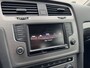 Volkswagen Golf 1.2 TSI Connected Series / Navigatie / Parkeersensoren voor en achter /  / Trekhaak (trekgewicht 1300kg / Automatische Airco / Lichmetalen velgen