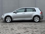 Volkswagen Golf 1.2 TSI Connected Series / Navigatie / Parkeersensoren voor en achter /  / Trekhaak (trekgewicht 1300kg / Automatische Airco / Lichmetalen velgen