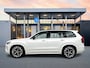 Volvo XC90 T8 Recharge Ultra Dark | 21" | Luchtvering | Geventileerd Nappa | Massagestoelen | Bowers & Wilkins | Trekhaak | Gelaagd Glas | Panoramadak | Head-up | 360 Camera