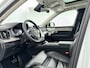 Volvo XC90 T8 Recharge Ultra Dark | 21" | Luchtvering | Geventileerd Nappa | Massagestoelen | Bowers & Wilkins | Trekhaak | Gelaagd Glas | Panoramadak | Head-up | 360 Camera