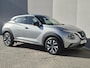 Nissan Juke 1.0 DIG-T Acenta Handgeschakeld / Allseason banden / Apple Carplay Android Auto / Achteruitrijcamera / Stoelverwarming / Navigatie / Climate control / Cruise control / Lichtmetalen wielen 17“ /