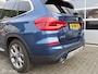 BMW X3 xDrive20i High Executive|Leder|Pano|Wegklapbare trekhaak|HUD|Camera|Zwarte Hemel.