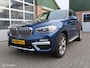 BMW X3 xDrive20i High Executive|Leder|Pano|Wegklapbare trekhaak|HUD|Camera|Zwarte Hemel.