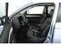Mitsubishi Outlander 2.0 PHEV Instyle (PANORAMADAK, TREKHAAK, STOELVERWARMING, NAVIGATIE, CRUISE CONTROL)