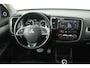 Mitsubishi Outlander 2.0 PHEV Instyle (PANORAMADAK, TREKHAAK, STOELVERWARMING, NAVIGATIE, CRUISE CONTROL)