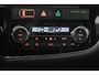 Mitsubishi Outlander 2.0 PHEV Instyle (PANORAMADAK, TREKHAAK, STOELVERWARMING, NAVIGATIE, CRUISE CONTROL)