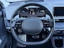 Hyundai Ioniq 5 Lounge AWD 73kWh Automaat / Trekhaak / SOH 100% / Dealer onderhouden / Fabrieksgarantie tot 12-2026 / Warmtepomp / 8 Jaar Batterij Garantie / HUD / 360 Camera / BOSE / Elektr. Stoelen met Memory Functie / Lederen Bekleding / Stoel Verwarming / Stuurwiel Verwarming / Stoel Ventilatie / Apple Carplay & Android Auto /