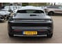 Porsche Taycan Cross Turismo 4 93 kWh / Panoramadak / Camera / Passenger Display / Nachtzicht / 20'' / Bose / Stuur+Stoelverwarming / DAB / Cruise Control