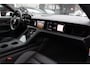 Porsche Taycan Cross Turismo 4 93 kWh / Panoramadak / Camera / Passenger Display / Nachtzicht / 20'' / Bose / Stuur+Stoelverwarming / DAB / Cruise Control
