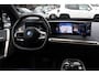 BMW iX xDrive40 High Exe. M Sport 77 kWh / SoH 97,1% / Trekhaak / 360Camera / Head-up / Keyless / Softclose / 20'' / ACC / Laser LED / Navigatie / Stoelverwarming+Stuurverwarming / Stoelventilaite
