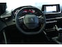 Peugeot 2008 1.2 Turbo Allure | Cruise Control | Camera | Navigatie | Carplay | 17 Inch | Getint glas | Climate |