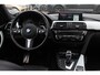 BMW 3-Serie Touring 320i M Sport Edition / Panoramadak / Camera / Head-up / Leder / Keyless / 18'' / Navigatie / Stoelverwarming / DAB / Cruise Control