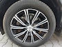 Volvo XC60 2.0 T8 Twin Engine AWD Inscription Pilot assist Dak Stuurverwarming Stoelverwarming Trekhaak Camera Navigatie 19 inch
