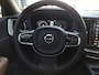 Volvo XC60 2.0 T8 Twin Engine AWD Inscription Pilot assist Dak Stuurverwarming Stoelverwarming Trekhaak Camera Navigatie 19 inch