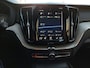 Volvo XC60 2.0 T8 Twin Engine AWD Inscription Pilot assist Dak Stuurverwarming Stoelverwarming Trekhaak Camera Navigatie 19 inch