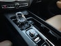 Volvo XC60 2.0 T8 Twin Engine AWD Inscription Pilot assist Dak Stuurverwarming Stoelverwarming Trekhaak Camera Navigatie 19 inch