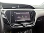 Opel Corsa Edition 100pk | Navigatie via Apple Carplay / Android Auto | Airco | Cruise Control | Parkeersensoren | Armsteun | DAB+ radio | Bluetooth | Regensensor | Automatisch dimlicht | All seasonbanden | Donker getint glas | 16" lichtmetalen velgen |