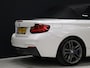 BMW 2-Serie Cabrio 220i High Executive M Sport [MEMORY SEATS, CRUISE CONTROL, BLUETOOTH TELEFOON, ACHTERUITRIJCAMERA, PDC V+A, STUURVERWARMING, NIEUWSTAAT]