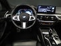 BMW 5-Serie Touring 530e High Executive M Sport [TREKHAAK UITKLAPBAAR, SCHUIFKANTELDAK, MEMORY SEATS, ADAPTIVE CRUISE CONTROL, APPLE CARPLAY, ANDROID AUTO, HARMAN/KARDON, HUD, 360 CAMERA, NIEUWSTAAT]