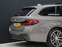 BMW 5-Serie Touring 530e High Executive M Sport [TREKHAAK UITKLAPBAAR, SCHUIFKANTELDAK, MEMORY SEATS, ADAPTIVE CRUISE CONTROL, APPLE CARPLAY, ANDROID AUTO, HARMAN/KARDON, HUD, 360 CAMERA, NIEUWSTAAT]