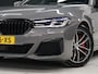 BMW 5-Serie Touring 530e High Executive M Sport [TREKHAAK UITKLAPBAAR, SCHUIFKANTELDAK, MEMORY SEATS, ADAPTIVE CRUISE CONTROL, APPLE CARPLAY, ANDROID AUTO, HARMAN/KARDON, HUD, 360 CAMERA, NIEUWSTAAT]
