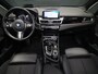 BMW 2-Serie Active Tourer 218i High Executive M Sport [TREKHAAK, HARMAN/KARDON, CRUISE CONTROL, BLUETOOTH TELEFOON, HUD, ACHTERUITRIJCAMERA, PDC V+A, BMW LED, NIEUWSTAAT]