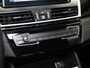 BMW 2-Serie Active Tourer 218i High Executive M Sport [TREKHAAK, HARMAN/KARDON, CRUISE CONTROL, BLUETOOTH TELEFOON, HUD, ACHTERUITRIJCAMERA, PDC V+A, BMW LED, NIEUWSTAAT]