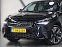 Opel Corsa-e Level 3 50kWh 136PK | 1ste eigenaar | ACCURAPPORT 96% | AppleCarPlay/AndroidAuto | Armsteun | Stoel/StuurVerwarming | Winterpakket | LEER/Stof | 17"LMV | Parkeersensoren | LED | AUTOMAAT | Isofix | Privacy Glass | Warmtepomp | LM Velgen |
