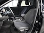 Opel Corsa-e Level 3 50kWh 136PK | 1ste eigenaar | ACCURAPPORT 96% | AppleCarPlay/AndroidAuto | Armsteun | Stoel/StuurVerwarming | Winterpakket | LEER/Stof | 17"LMV | Parkeersensoren | LED | AUTOMAAT | Isofix | Privacy Glass | Warmtepomp | LM Velgen |