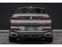 BMW X6 xDrive40i High Executive HUD | H&K | Pano | Luchtvering | 360 Camera | Stuurverwarming | Memory seats | Trekhaak | Adapt. Cruise Control + Zelfsturende functie