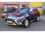 Mitsubishi Outlander 2.4 PHEV Instyle. schuifdak. camera. luxe leder. stoelverwarming.