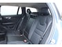 Volvo V60 T5 Automaat Momentum | Keyless Entry| Parkeersensoren voor + achter | Apple Carplay / Android Auto | Navigatie | Dealeronderhouden | Cruise Control | Privacy Glass | 18" Lichtmetalen Velgen