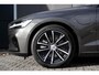 Volvo V60 T6 Plug-in hybrid AWD Plus Dark | Semi Elektrische Trekhaak | Adaptieve Cruise Control | BLIS | Elektrische verstelbare voorstoelen | Verwarmbare voorstoelen en stuurwiel | 360 graden camera |