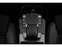 Mercedes-Benz A-klasse 200 Business Solution AMG Night 164PK Automaat 19 inch Panoramadak Massage Sfeerverlichting Widescreen Multibeam LED Navigatie Achteruitrijcamera Elektrische Stoelen