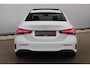 Mercedes-Benz A-klasse 200 Business Solution AMG Night 164PK Automaat 19 inch Panoramadak Massage Sfeerverlichting Widescreen Multibeam LED Navigatie Achteruitrijcamera Elektrische Stoelen