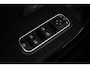 Mercedes-Benz A-klasse 200 Business Solution AMG Night 164PK Automaat 19 inch Panoramadak Massage Sfeerverlichting Widescreen Multibeam LED Navigatie Achteruitrijcamera Elektrische Stoelen