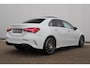 Mercedes-Benz A-klasse 200 Business Solution AMG Night 164PK Automaat 19 inch Panoramadak Massage Sfeerverlichting Widescreen Multibeam LED Navigatie Achteruitrijcamera Elektrische Stoelen