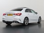 Mercedes-Benz A-klasse 180 Business Solution AMG | Panoramadak | Achteruitrijcamera | Apple Carplay | Stoelverwarming | Getint glas |