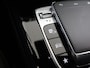Mercedes-Benz A-klasse 180 Business Solution AMG | Panoramadak | Achteruitrijcamera | Apple Carplay | Stoelverwarming | Getint glas |