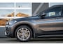 BMW X1 25e xDrive | Sport Line | Panorama | Stoelverwarming | H/K | Keyless | HUD | ACC | Adap. Led | Camera | 18' inch |
